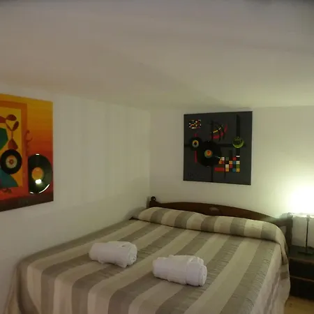 Monticelli Apartment *